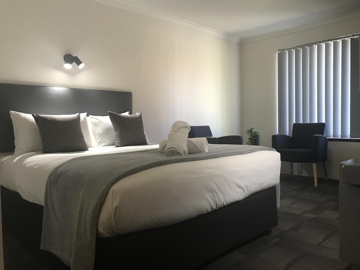 Hotel Clipper Рокингам Екстериор снимка